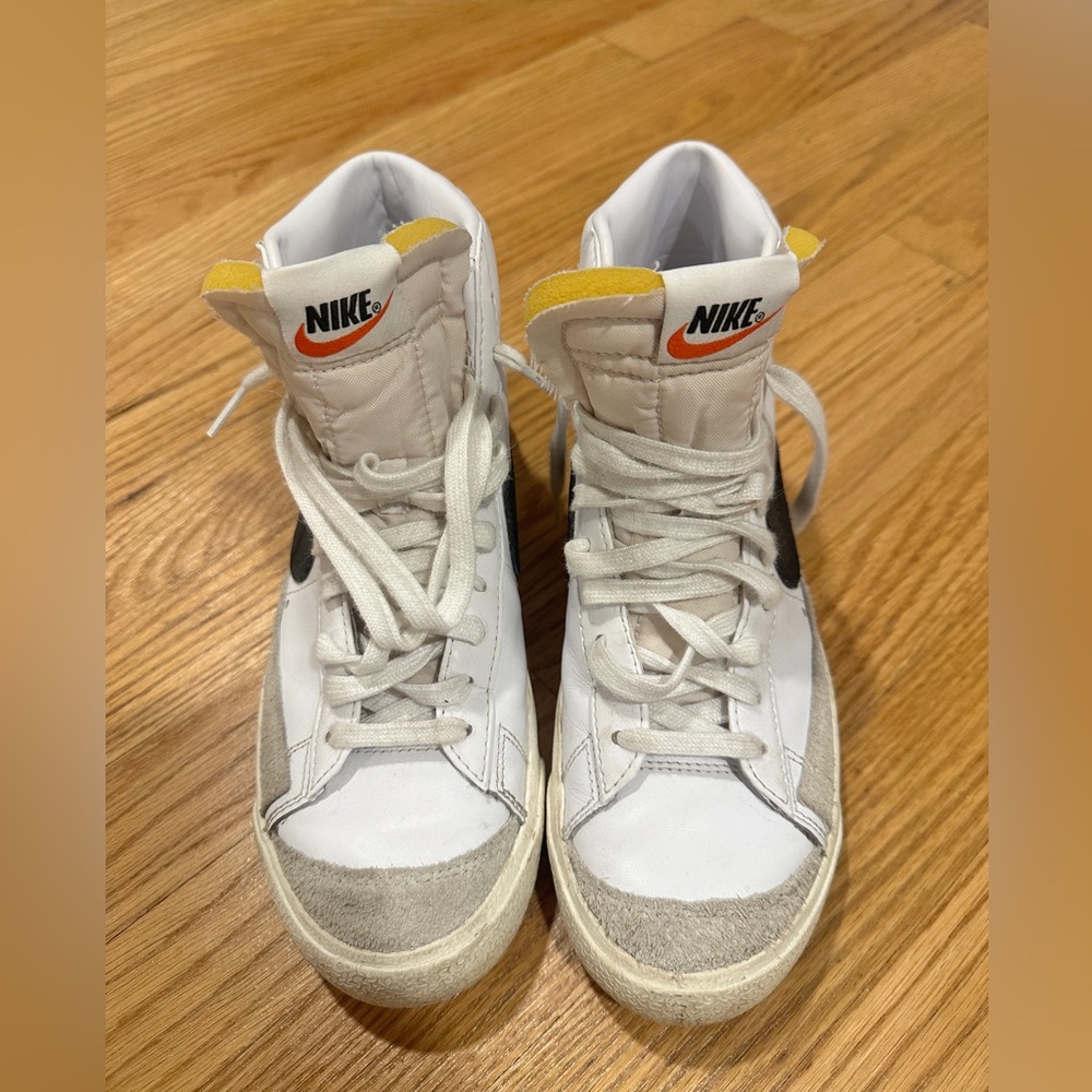 Nike Cream and Gray Low-Top Sneakers
